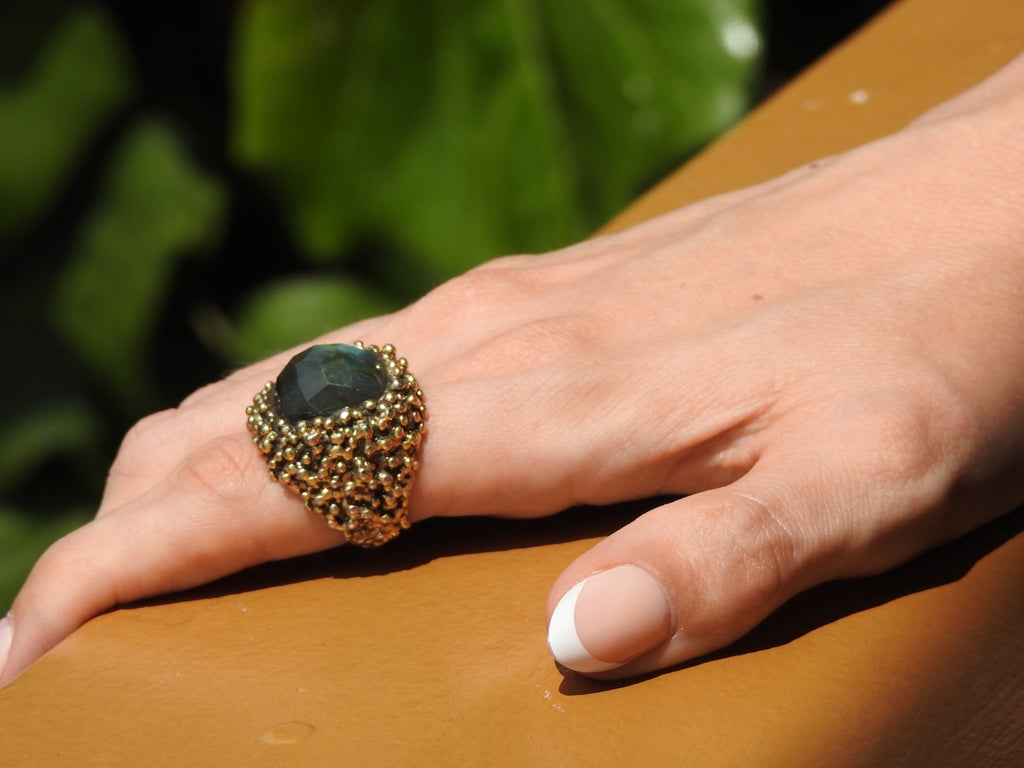 Vintage Gold Cushion Cut Emerald Ring – Statement Fine Jewelry
